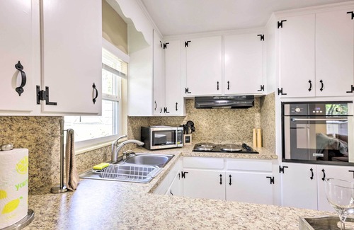 Summerfield House | < 1 Mi to Lake Weir: Quiet Summerfield Getaway