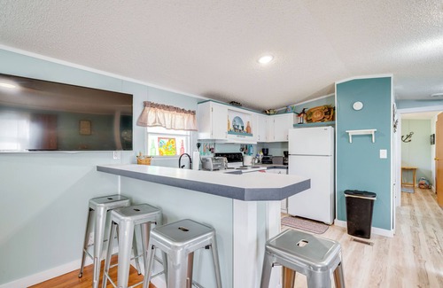 Manattee Road House | 1 Mi to Manatee Springs State Park: Cozy Getaway!