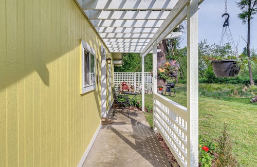 Granite Falls House | 1 Mi to Mountain Loop Highway: Cozy Home w/Yard!