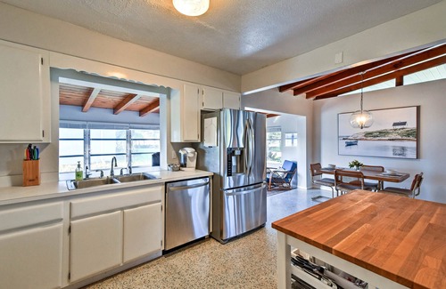 Laurel House | 1 Mi to Nokomis Beach: Home w/EV Charger