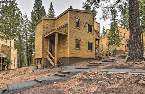 Truckee House | 1 Mi to Northstar California Truckee Townhome!