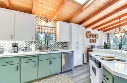 Groveland Cabin | 1 Mi to Pine Mountain Lake Marina: Yosemite Cabin!