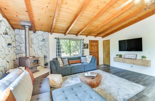 Groveland House | 1 Mi to Pine Mountain Lake Marina Yosemite Cabin!