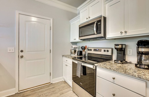 Darien House | 1 Mi to Riverfront: Darien Family Home