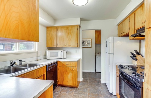 Carnation House | 1 Mi to Snoqualmie River: Pet-Friendly Home!