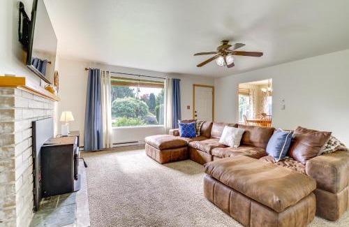 Carnation House | 1 Mi to Snoqualmie River Pet-Friendly Home!