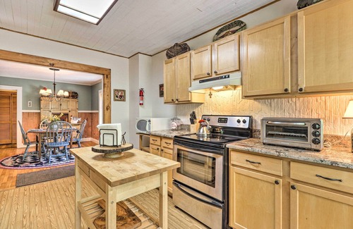 Crumpler House | < 1 Mi to Tubing: Crumpler Getaway w/Fire Pit!