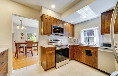 Seattle House | 1 Mi to Univ of Wash Campus: Seattle Home w/Yard!