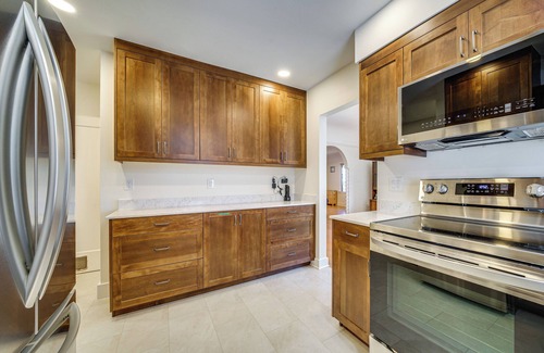 Seattle House | 1 Mi to Univ of Wash Campus: Seattle Home w/Yard!