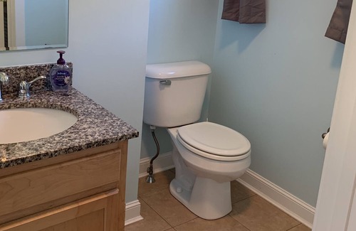Kennebunkport Condo | 1 mile drive to GRB-1st Floor Condo