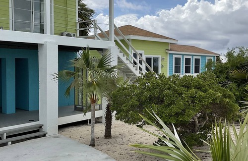 Hawks Nest Cottage | 1 MILE FROM SOME OF THE BEST FISHING IN THE BAHAMAS! BEACHFRONT -SLEEPS 8
