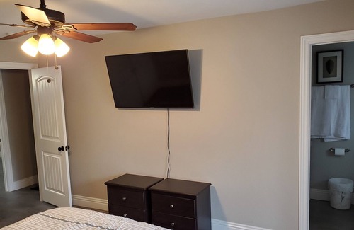 Rancho Oakey House | 1 mile from the strip! Enjoy your Vegas home away from home!
