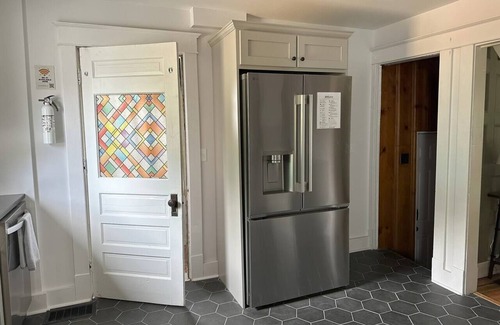West End House | 1 mile to ASV, newly renovated with EV Charger