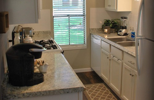 College Station House | 1 mile to campus - Relaxing Duplex - Sleeps 6 or up to 11