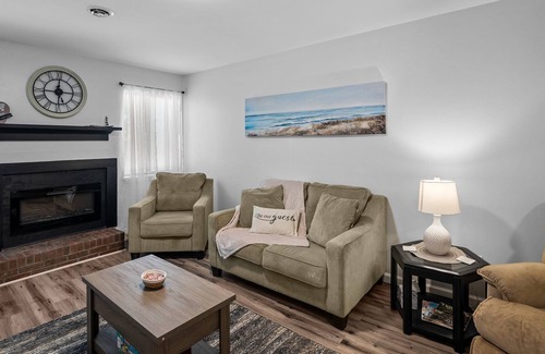 Havelock Apartment | 1 mile to Cherry Point and 19 miles to Atlantic Beach!