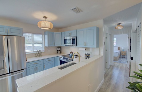 Dunedin Condo | 1 Mile To Honeymoon Island Beach Gear Included Free Pass To Honeymoon Fast Wi-fi