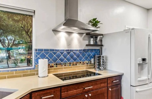 Jefferson Park House | 1 mile to UofA, 5 minutes to downtown. 360 views of city lights & mountains!