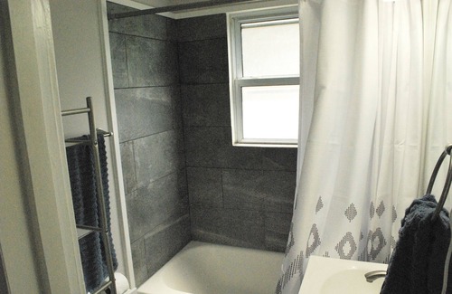 South Bend House | 1 Mile walk from Notre Dame! Recently renovated home that accommodates up to 7!