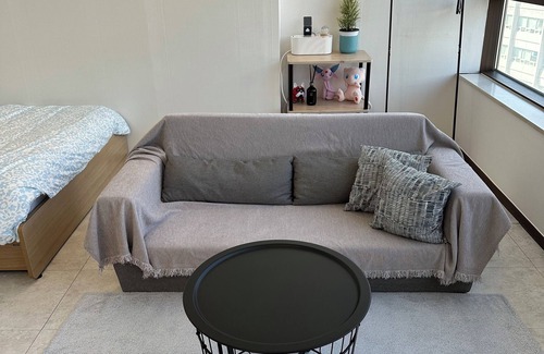 Insadong Apartment | 1 min Anguk Station walk to Bukchon/Insadong/Gyeongbokgung Palace/Seosunra-gil