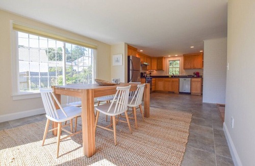 Orleans House | 1 min drive to Rock Harbor, 2 min to Town!
