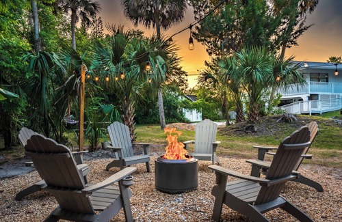 Palm Coast House | 1 Min Private Beach & River Access w Movie Room, Heated Pool, Kayaks & Game Room