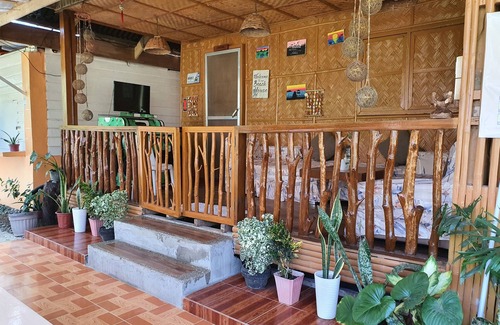 Infanta Villa | 1 min walk to beach Vacation House with pool