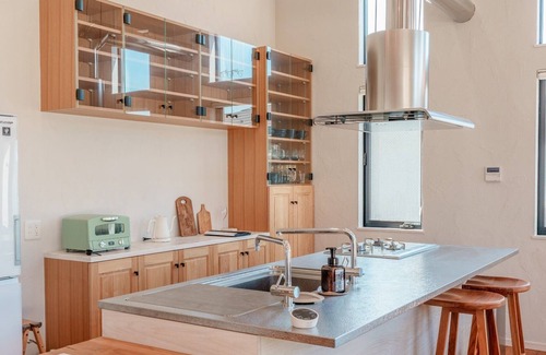 Yokosuka House | 1 minute walk from Kuruwa Beach There is a pool / Yokosuka Kanagawa