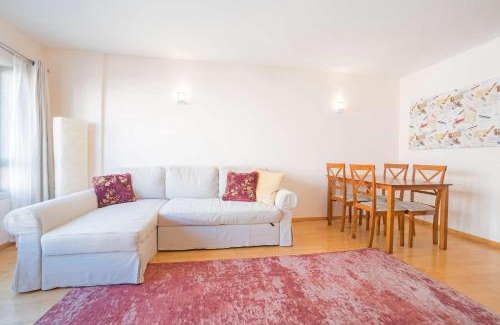 Alto do Pina Apartment | 1-minute walk to the Metro and 2 to the Supermarket