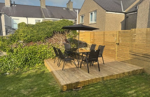 Holyhead Cottage | 1 MONA TERRACE, pet friendly, with open fire in Llanfachraeth