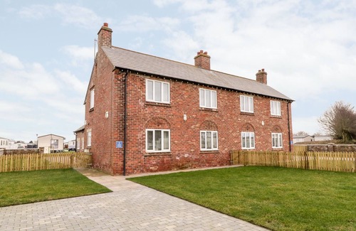 Bridlington Cottage | 1 NORTH COTTAGE, with a garden in Wilsthorpe