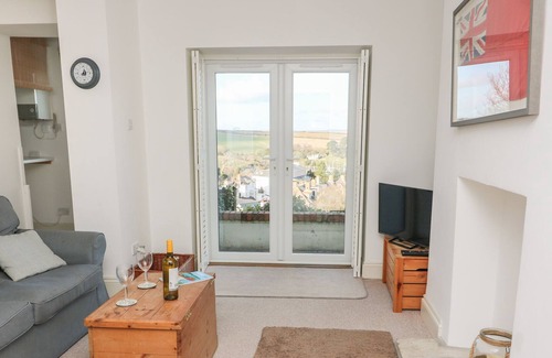 Salcombe Apartment | 1 NORTH CREST HOUSE, pet friendly, with open fire in Salcombe