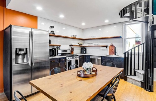 Phoenix Hill Apartment | 1 of 3 units- Sleeps 6, HOT TUB, Cowboy POOL, King Bed, Firepits, Yard Games