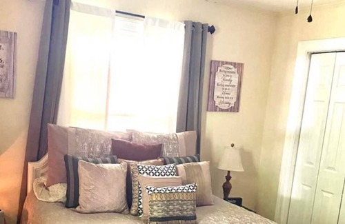 Kinston House | 1 of a Kind Staycation Destination