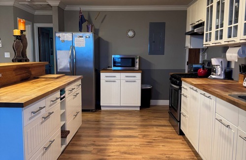 West End House | #1 on island, 2-bdm large and cozy, pool, sandy beach w/cabana, hammocks & more