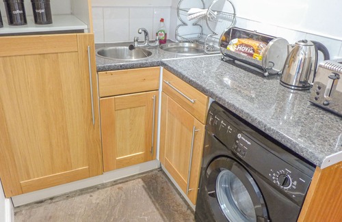 Blackwell in the Peak Cottage | 1 PRIMITIVE MEWS, pet friendly, with a garden in Chelmorton