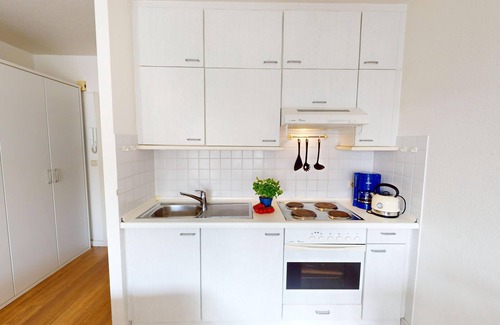 Neustadt in Holstein Apartment | 1-room vacation apartment for 2 people and dog with balcony and underground parking space