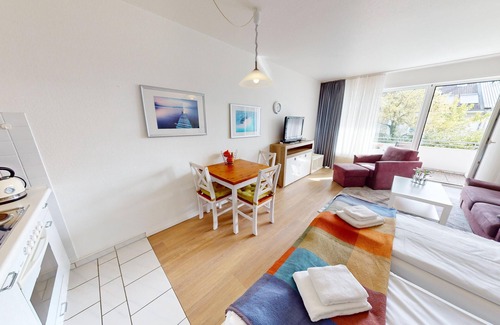 Neustadt in Holstein Apartment | 1-room vacation apartment for 2 people and dog with balcony and underground parking space