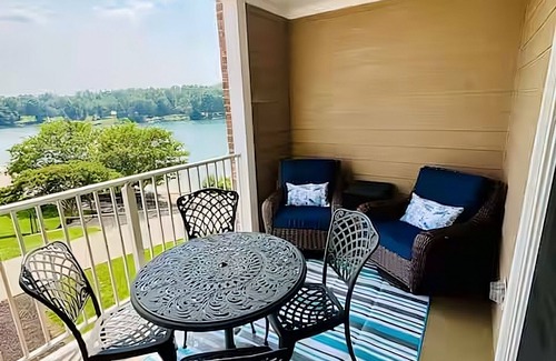 Smith Mountain Lake Condo | #1 SML Lake Escape! Lakeview, Boat, Golf, Beach!