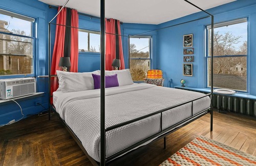 Wolfville Apartment | (1) Starr Suite - Locust & Starr Inn