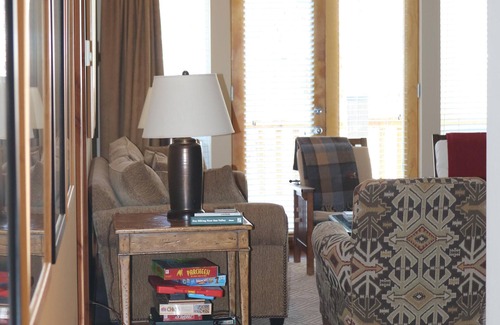 Ketchum Condo | 1 Story Baldy Views Elevator 5 Blks 2 Town Near River Run Lifts & Bike Path
