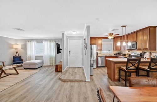Highland Hills House | 1 Story Henderson Home w 3BR, Hot tub, Sleeps 6