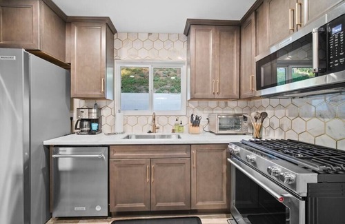 Village of La Jolla House | 1-Story, Walking to The Cove, Ocean View Deck