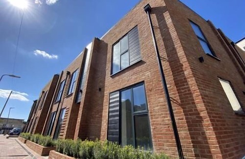 St Leonards-On-Sea Apartment | 1 The Hideaway (2mins from the beach)