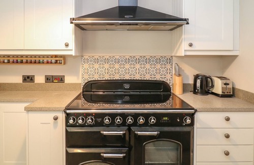 Milton Combe Cottage | 1 WOODSIDE COTTAGES, pet friendly, with open fire in Yelverton