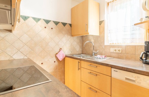 Blindau Apartment | (1) Zwerchenberg: Zwei-Raum-Ferienwohnung 43qm, Dusche/WC, Extra-Schlafzimmer, Küche, Balkon