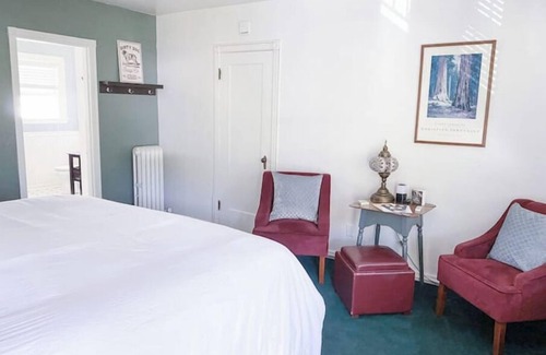 Mariposa Apartment | #10 1938 Historic Downtown Apt - King Bed- Kitchennn