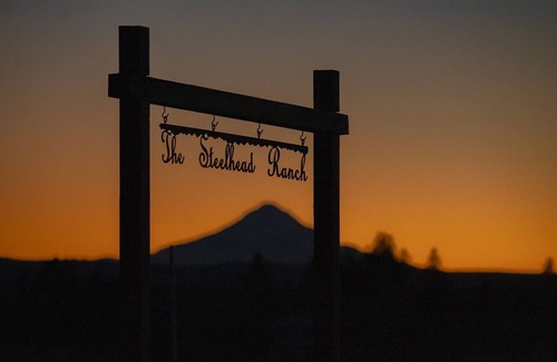 Goldendale House | 10 Beds and lots of fun