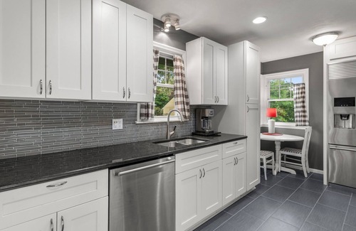 Waite Park House | 10 BEDS in 4 BR! Quiet comforts in the city.