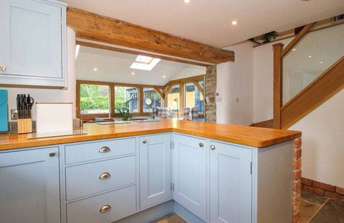 Clun Cottage | 10 BRIDGE STREET, pet friendly, character holiday cottage in Clun
