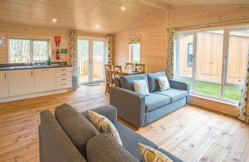 Saddleworth House | 10 Chew Valley Lodge